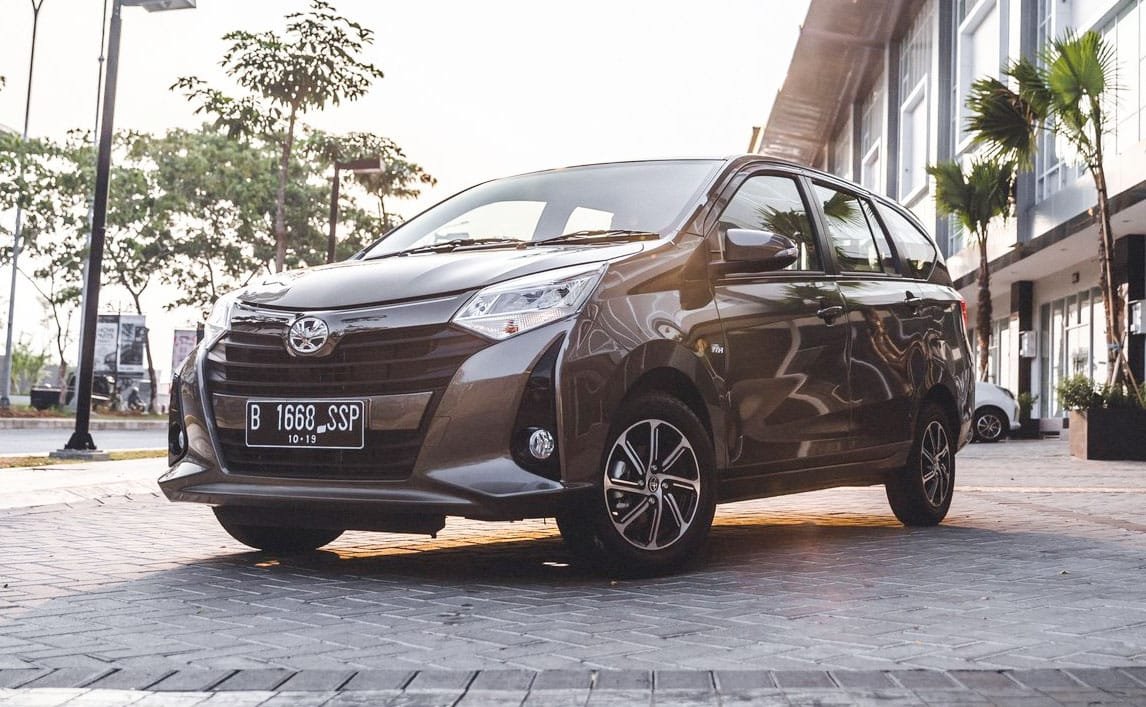 Mobil LCGC Toyota Calya Mobil LCGC Toyota Calya