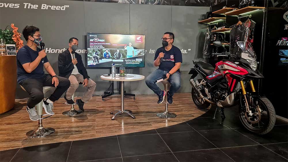 Ngoprek Honda CB150X bareng komunitas Ngoprek Honda CB150X bareng komunitas