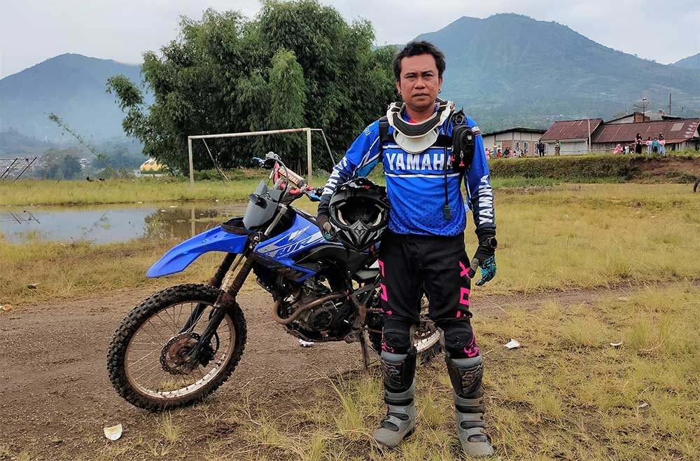 Yamaha WR155R bLU cRU Rider