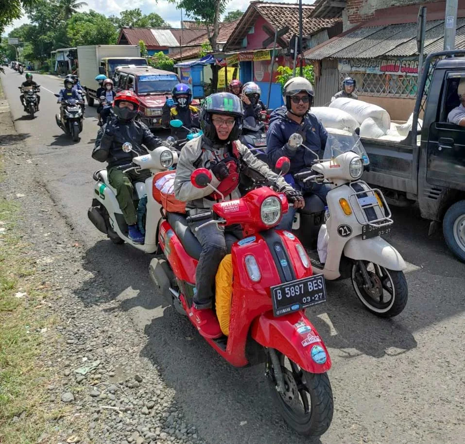Touring Yamaha Fazzio