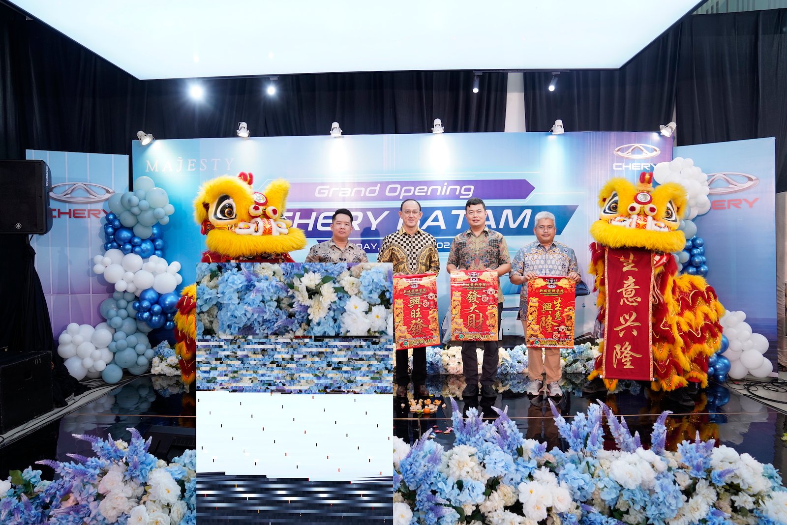 PT Chery Sales Indonesia (CSI) bersama dengan Majesty Auto World hari ini resmi membuka dealer Chery Majesty di Batam