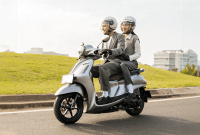 Yamaha Grand Filano Hybrid LUX DARK SILVER