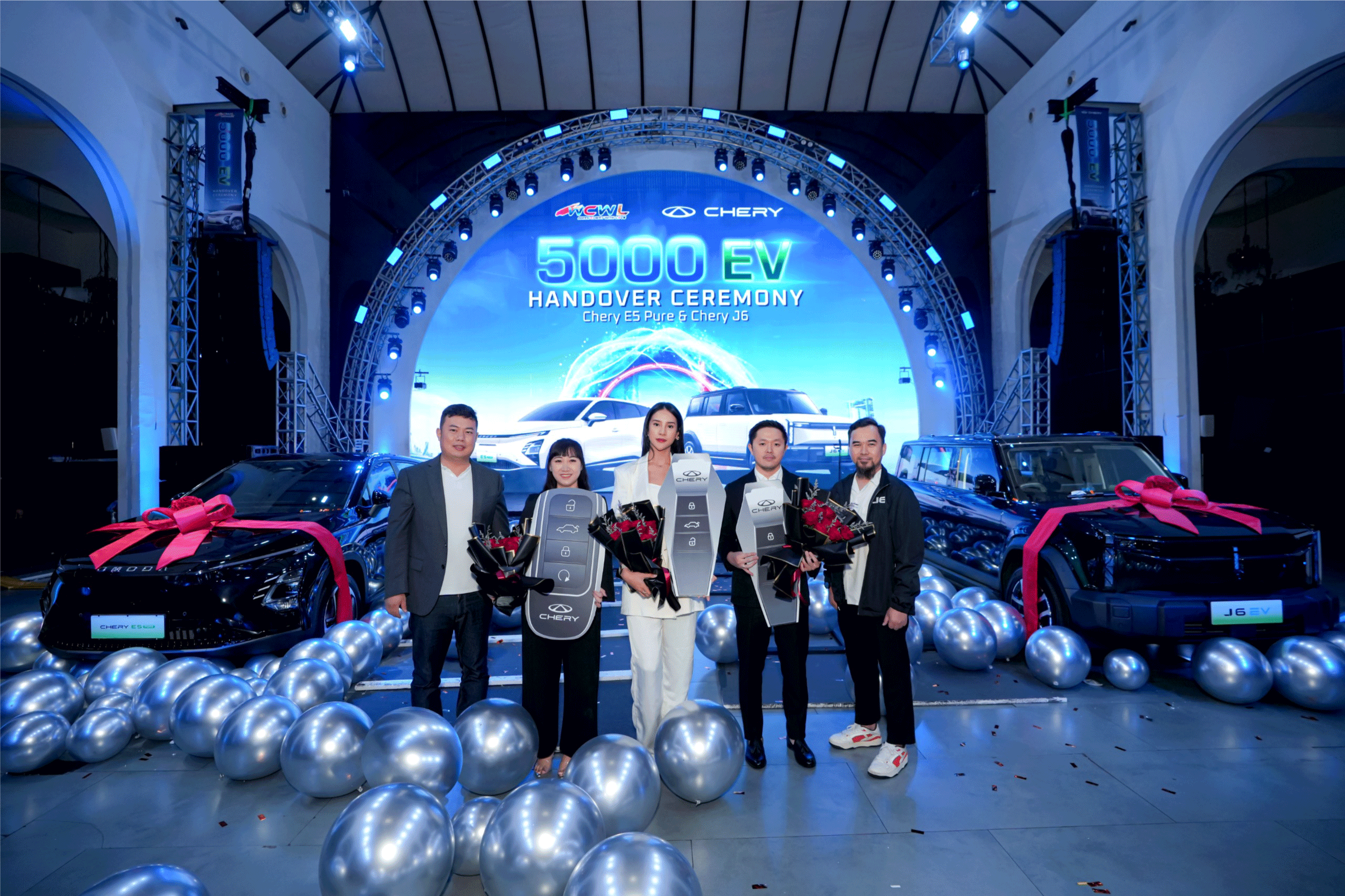 Chery-Handover-5.000-EV-(1) Rayakan 5.000 EV Chery Menginvasi Indonesia, Anya Geraldine Tampil Sebagai Kejutan