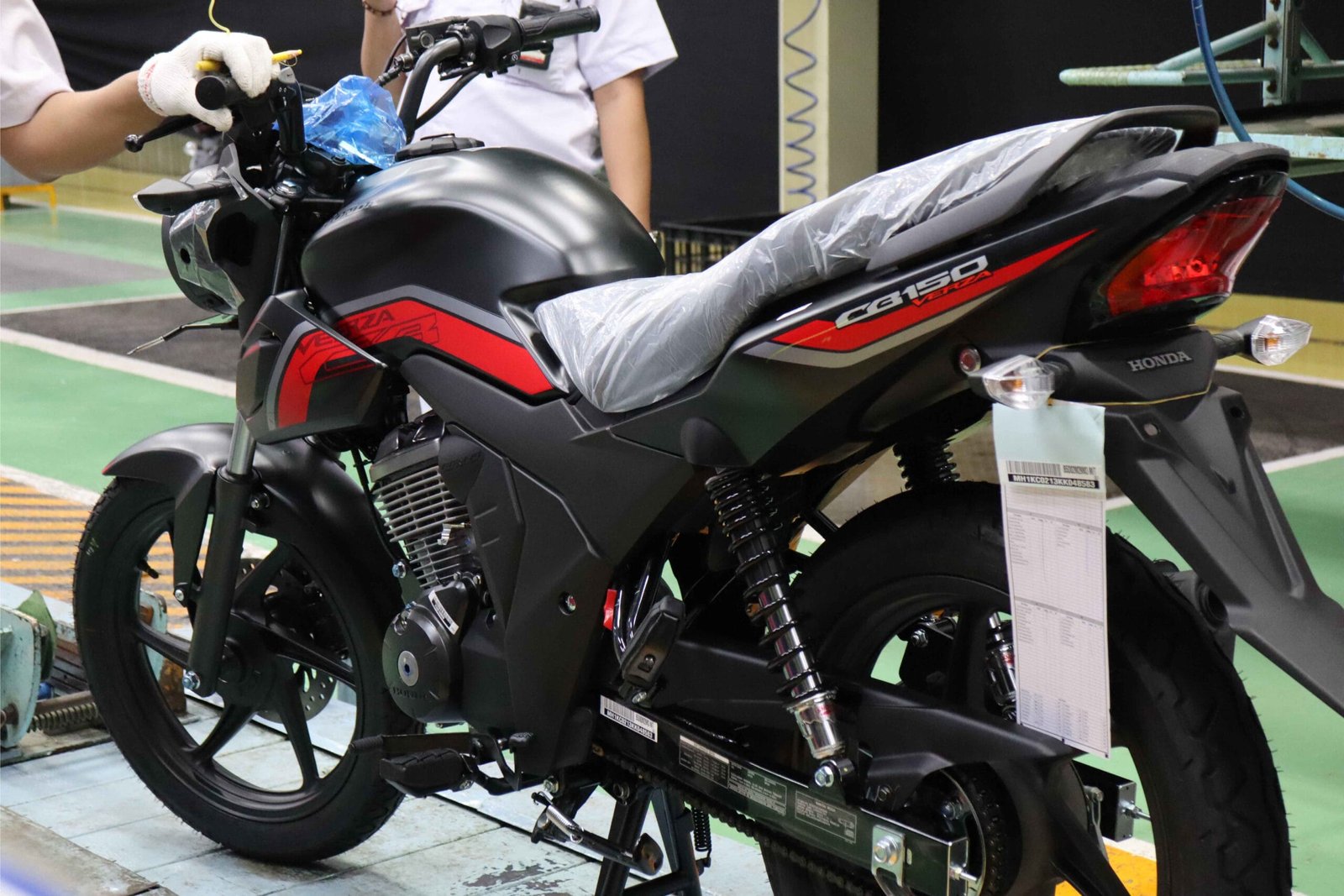 24395 Ukuran Ban Honda CB 150 Verza dan Velgnya untuk kamu yang ingin ganti Ban