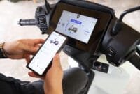 AHM_01 Tetap Update dan Terkoneksi Saat di Jalan dengan RoadSync Duo pada Honda CUV e: