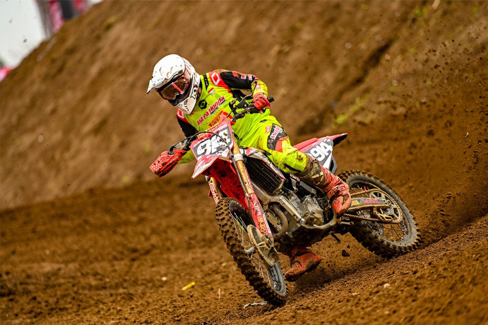Tekad Arsenio Bawa Astra Honda Juarai Kejurnas Motocross 2025