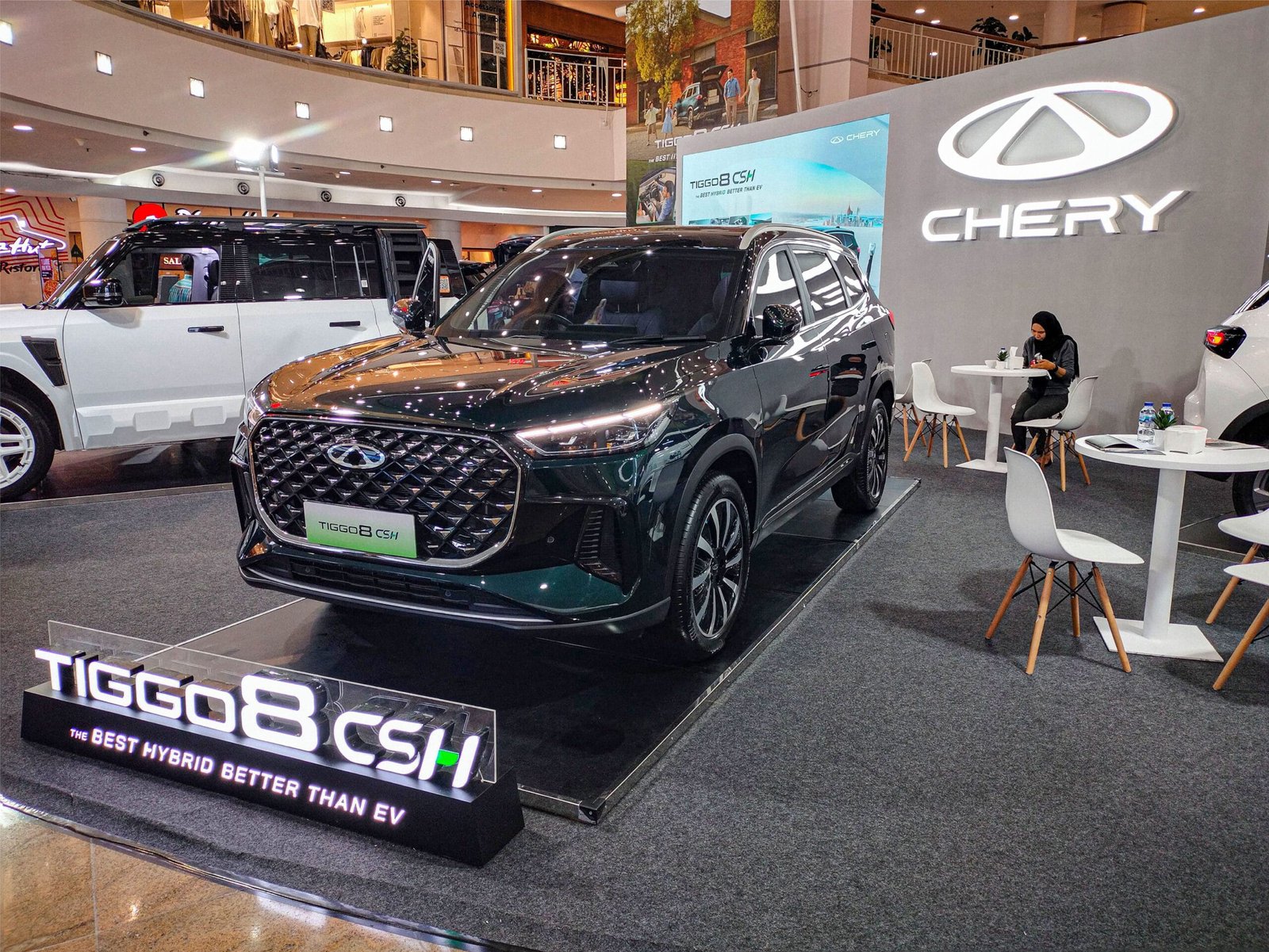 Chery-TIGGO-8-CSH-Sapa-Pengunjung-Mall-MKG-dalam-kegiatan-Chery-Mall-Exhibition-(3) Lebih dari 500 SPK Semenjak Launching, Chery TIGGO 8 CSH Sapa Pengunjung Mall di Jakarta, Bersiap Menginvasi Kota Lainnya Lewat Regional Launching