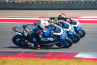 Rider-muda-tampil-di-kelas-R15-Idemitsu-BLU-CRU-Junior-Pro-ajang-Idemitsu-BLU-CRU-Yamaha-Sunday-Race-2025-di-sirkuit-internasional-Mandalika Gebyar Idemitsu BLU CRU Yamaha Sunday Race di Sirkuit Mandalika, Makin Jadi Magnet Passion Balap