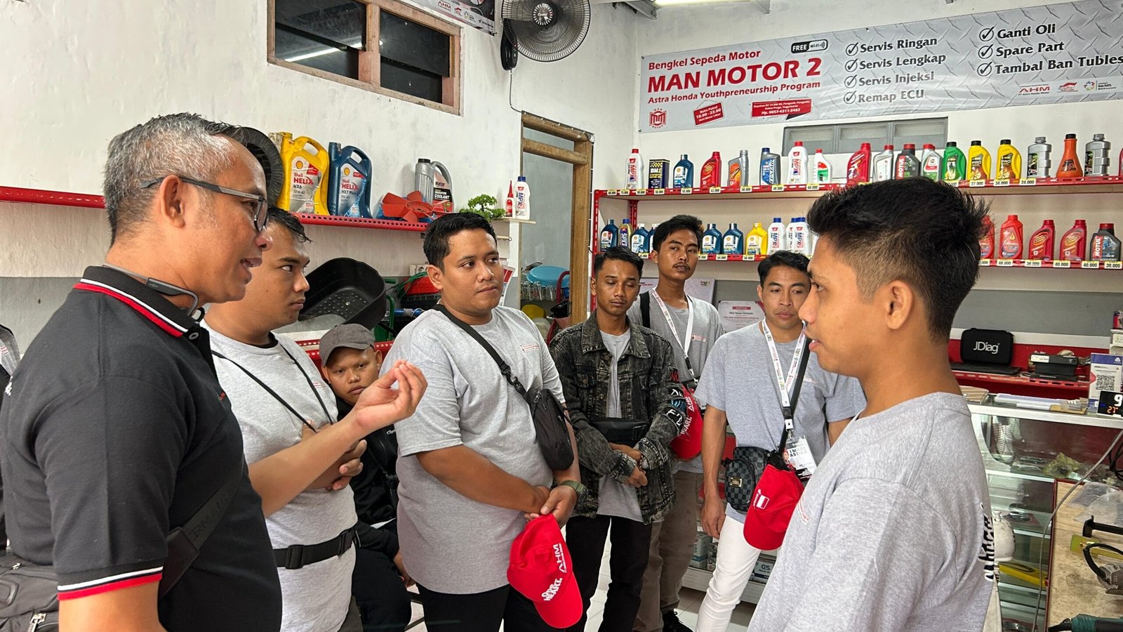 Foto 01 Dorong Ekonomi dan Lapangan Kerja Baru, Yayasan AHM Latih Puluhan UMKM Bengkel Sepeda Motor